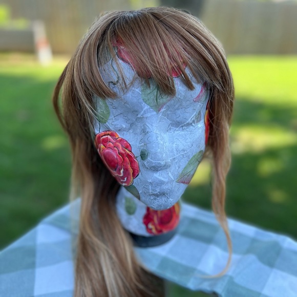 Shake N Go Acrylic light brown wig with bangs - Picture 13 of 16